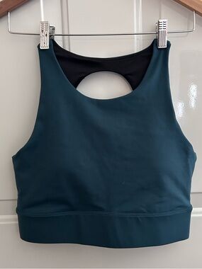 ETHOS women’s padded sports bra. Medium NEW